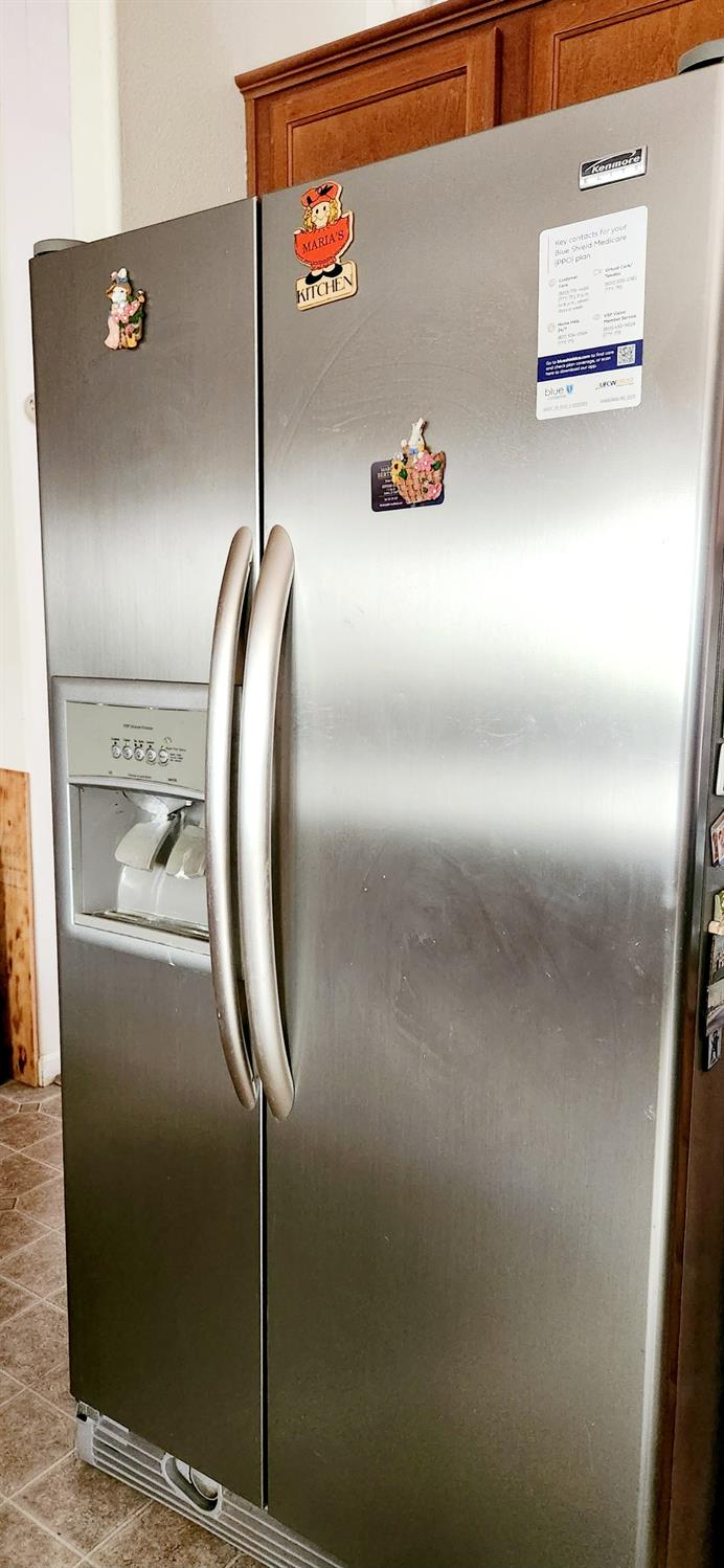 Refrigerator can stay with the house.